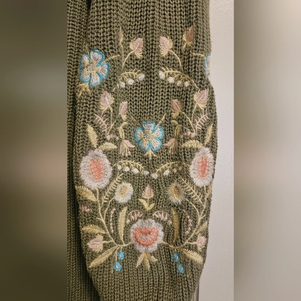 Vintage Olive Green Embroidered Women's Cardigan - Picture 3 of 5